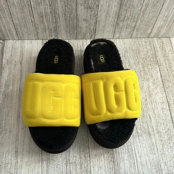 UGG Maxi Graphic Slide Size 6 - Picture 3 of 7